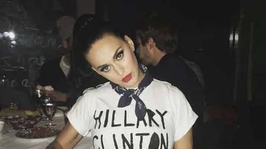 Katy Perry enseña con estilo su retaguardia