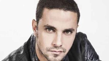Chepa Candela: Andrés Gómez muy cariñoso con una bailarina en el Sambil Top Model