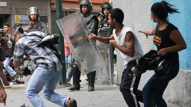 Amnistía Internacional pide a Venezuela garantizar protección y libre ejercicio a periodistas