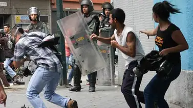 Amnistía Internacional pide a Venezuela garantizar protección y libre ejercicio a periodistas Amnistía Internacional pide a Venezuela garantizar protección y libre ejercicio a periodistas