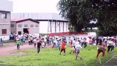 Saquean galpón del CVAL en Barinas (+Fotos) Saquean galpón del CVAL en Barinas (+Fotos)