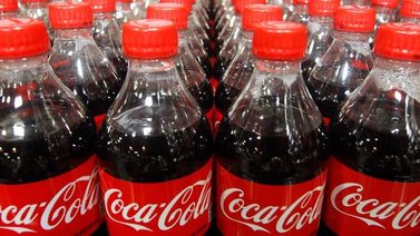Coca-Cola detuvo producción en Venezuela por falta de azúcar