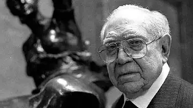 Arturo Uslar Pietri, escritor y político que impuso su idea de "sembrar el petróleo" Arturo Uslar Pietri, escritor y político que impuso su idea de "sembrar el petróleo"