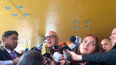Comisión oficialista para la revisión de firmas del revocatorio es recibida por el CNE