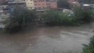 Río Guaire creció en su punto más alto en El Llanito Río Guaire creció en su punto más alto en El Llanito
