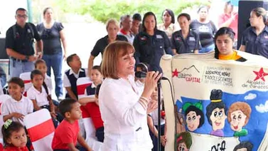 Niños de Ciudad Caribia le cantan a Chávez
