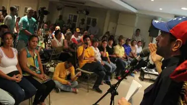 Capriles: Gobierno no tiene dinero para los abuelos pero sí para comprar armas Capriles: Gobierno no tiene dinero para los abuelos pero sí para comprar armas