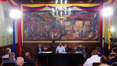 Gobierno y empresas sostienen reunión para hacer frente a la crisis económica Gobierno y empresas sostienen reunión para hacer frente a la crisis económica