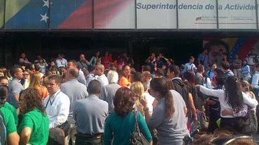 Trabajadores de Sanitas protestaron en la Superintendencia de Seguros