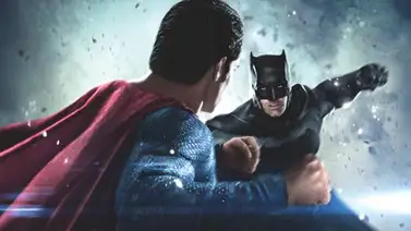 "Batman v Superman" hace caso omiso de las malas críticas "Batman v Superman" hace caso omiso de las malas críticas