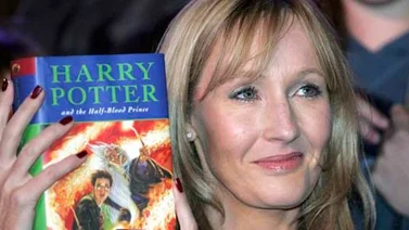 J.K Rowling publicó cartas de editoriales que rechazaron Harry Potter (+Foto)