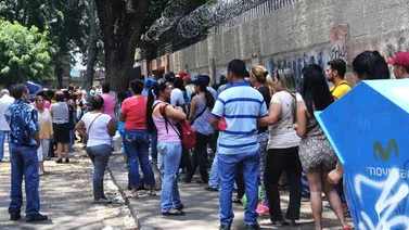 Viajeros de Semana Santa salen con su comida para el paseo