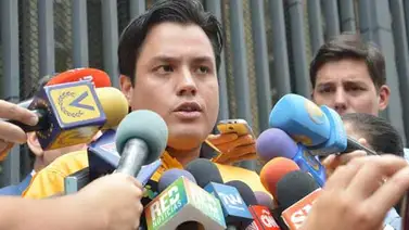 Paparoni asegura que el CNE quiere frenar el revocatorio Paparoni asegura que el CNE quiere frenar el revocatorio