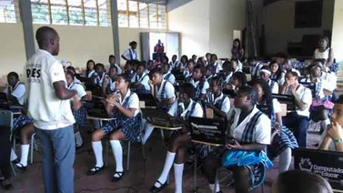 UNESCO: El 40 % de la población no tiene acceso a la educación en su lengua