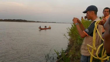 Mueren dos jóvenes al hundirse canoa en Río Apure