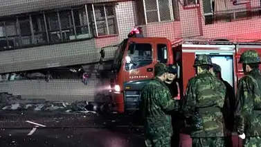 Cinco muertos y unos 120 atrapados en escombros por terremoto en Taiwán Cinco muertos y unos 120 atrapados en escombros por terremoto en Taiwán