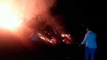 Bomberos apagan incendio en El Hatillo