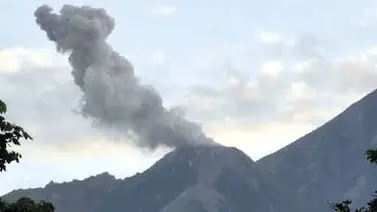 Volcán Santiaguito de Guatemala registra fuerte explosión Volcán Santiaguito de Guatemala registra fuerte explosión