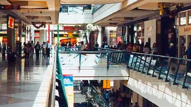 Centros comerciales tendrán que generar su electricidad desde el 10 de febrero Centros comerciales tendrán que generar su electricidad desde el 10 de febrero