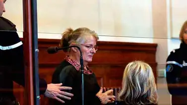 Hollande indulta a la mujer condenada tras matar a su marido por malos tratos Hollande indulta a la mujer condenada tras matar a su marido por malos tratos