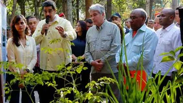 Maduro plantea nuevo modelo desde el conuco