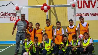 Gobierno del Distrito capital reinauguró cancha polideportiva en la parroquia Coche Gobierno del Distrito capital reinauguró cancha polideportiva en la parroquia Coche
