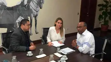 Istúriz trató con la Cámara de Periódicos de Venezuela el tema de la falta de insumos Istúriz trató con la Cámara de Periódicos de Venezuela el tema de la falta de insumos