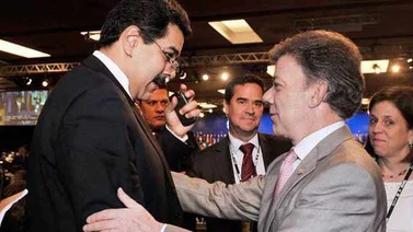 Maduro y Santos hablan en privado sobre la frontera y el proceso de paz