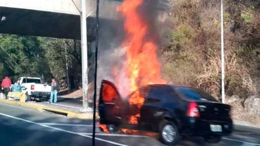 Se incendió un vehículo en la Cota Mil