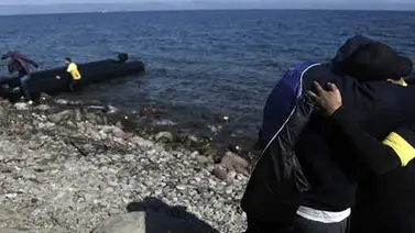 Hallan 7 refugiados muertos en la costa turca tras intentar cruzar a Grecia Hallan 7 refugiados muertos en la costa turca tras intentar cruzar a Grecia