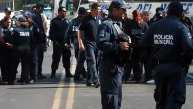 Detienen 4 policías en México vinculados con desaparición de cinco jóvenes Detienen 4 policías en México vinculados con desaparición de cinco jóvenes