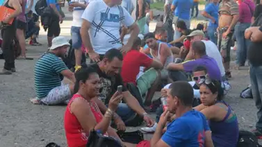 Migrantes cubanos cruzan territorio guatemalteco en travesía a Estados Unidos Migrantes cubanos cruzan territorio guatemalteco en travesía a Estados Unidos