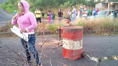 Cierran la vía de San Félix-Upata por protesta
