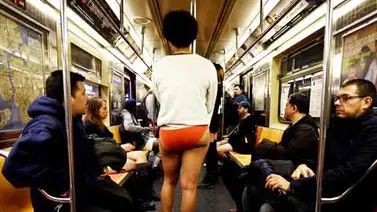 Hoy es el Día Mundial de Viajar en Metro sin Pantalones Hoy es el Día Mundial de Viajar en Metro sin Pantalones