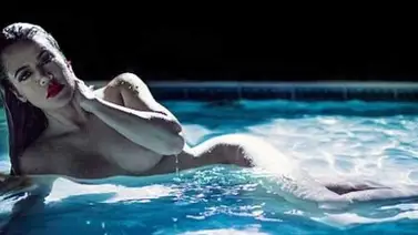 Khloé Kardashian se desnuda en una piscina (+Fotos) Khloé Kardashian se desnuda en una piscina (+Fotos)