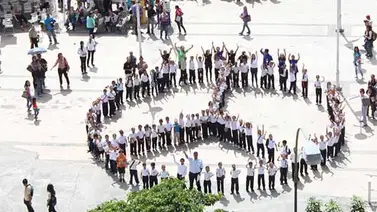 Niños de Sucre dibujan Petare como un lugar de paz Niños de Sucre dibujan Petare como un lugar de paz