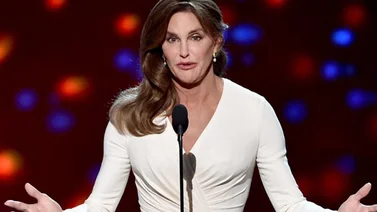 Desde un jacuzzi Caitlyn Jenner felicitó a su ex esposa por su cumpleaños (+Video)