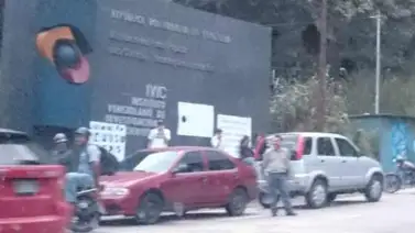 Trabajadores del IVIC protestan por mejores sueldos Trabajadores del IVIC protestan por mejores sueldos