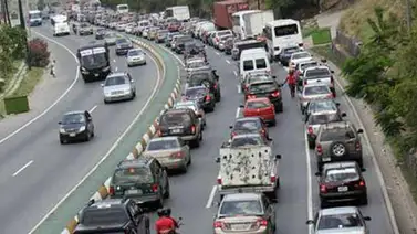 Usuarios de Twitter reportan un accidente en la Caracas-La Guaira Usuarios de Twitter reportan un accidente en la Caracas-La Guaira