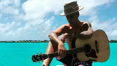 Justin Bieber muestra su nuevo tatuaje Justin Bieber muestra su nuevo tatuaje