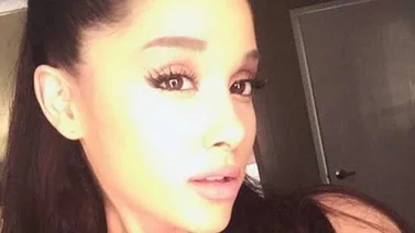 Ariana Grande por "accidente" publicó un video besando a una amiga