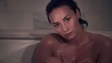 Demi Lovato posó como Dios la trajo al mundo (+Fotos) Demi Lovato posó como Dios la trajo al mundo (+Fotos)