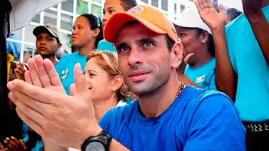 Capriles: Resolución de no usar uniforme busca ocultar crisis Capriles: Resolución de no usar uniforme busca ocultar crisis