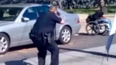 Agentes de seguridad le disparan a un negro minusválido (+ Vídeo) Agentes de seguridad le disparan a un negro minusválido (+ Vídeo)