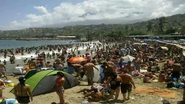 Con riña e intento de linchamiento se broncearon este sábado en playa de Vargas Con riña e intento de linchamiento se broncearon este sábado en playa de Vargas