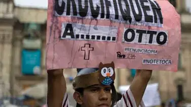 Guatemaltecos salen a las calles para celebrar dimisión de Pérez Molina Guatemaltecos salen a las calles para celebrar dimisión de Pérez Molina