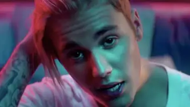 Justin Bieber se besa con una modelo rusa en su nuevo video Justin Bieber se besa con una modelo rusa en su nuevo video