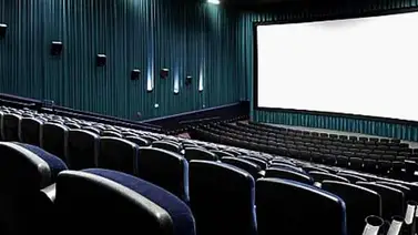 Les pegaron un quieto en plena función de cine Les pegaron un quieto en plena función de cine