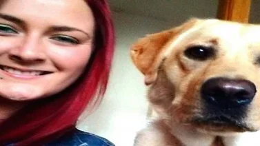 Perro salvó a su dueña de morir en un ataque epiléptico + Vídeo