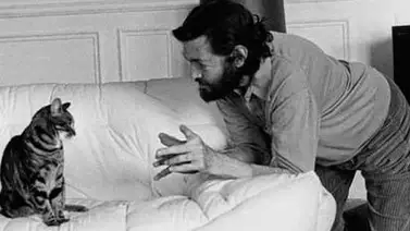 Julio Cortázar, uno de los escritores más importante del siglo XX Julio Cortázar, uno de los escritores más importante del siglo XX